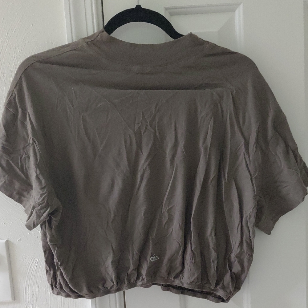 ALO Yoga Women's Short Sleeve Top in Taupe
